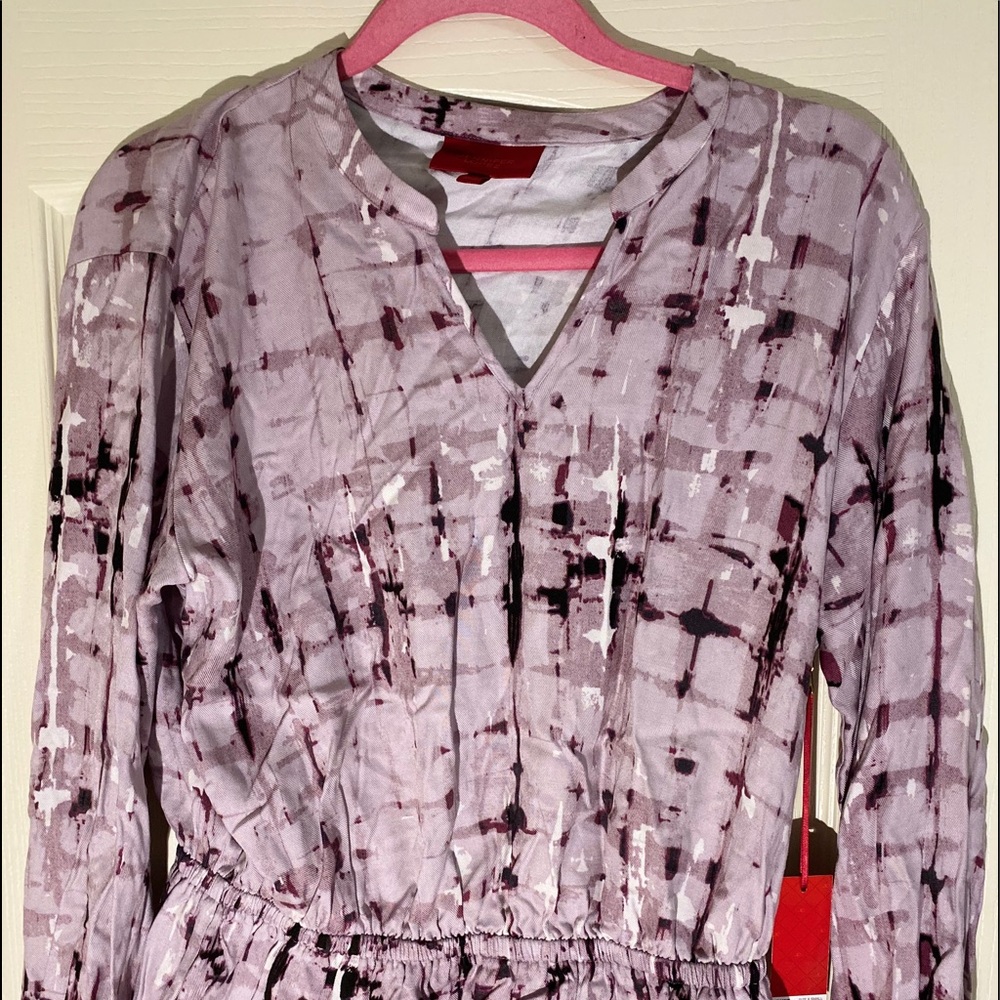 JENNIFER LOPEZ LONG-SLEVE V-NECK SHIRT